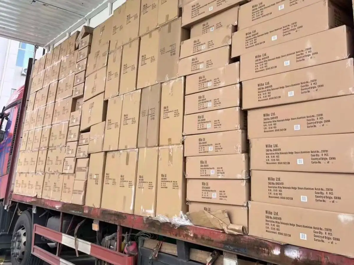 Packing and export cartons in the warehouse